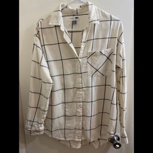 Old Navy white/black plaid shirt